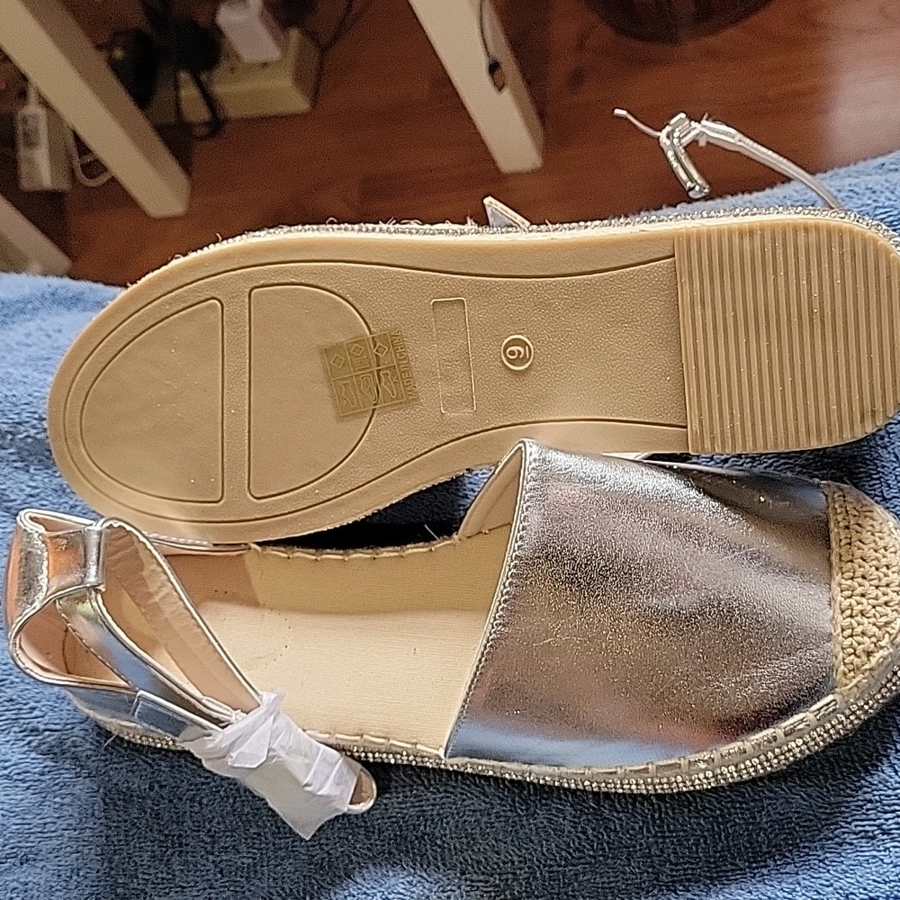 Silver Casual Women's Wedge & Platform Sole Shoes
